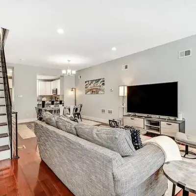Outstanding Home Relaxing Rooftop with Patio & Grill