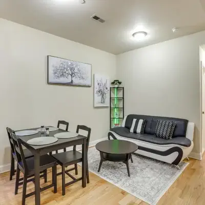 Spectacular 5BAand2BA Group Getaway in Philly!