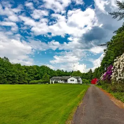 Catskill gem! Four bedroom on 20 quiet acres