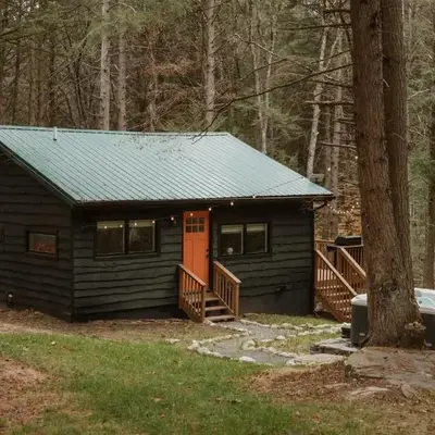Creekside Modern Cabin Sauna Hot Tub Niksen Den