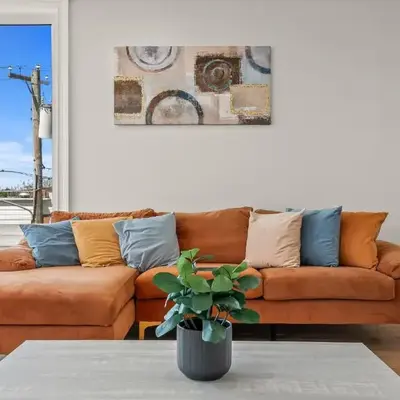 Skyline Escape in Philadelphia Chic & Bright