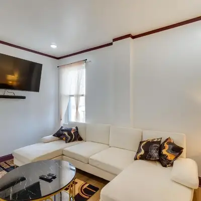 7 Mi to Philly Stadiums! Charming Apartment