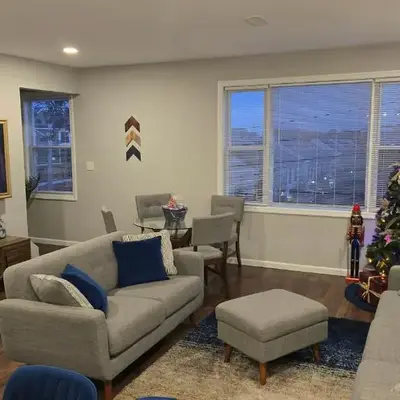Attractive and Cozy Apartment - 4 bdrms 2 bths