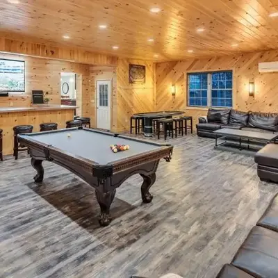 6 Bedrooms Hot Tub Game Room Movie Theater