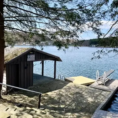 Holly Cottage Quaker Lake