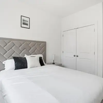 1BR1BA apartment in the Fairmount Square building