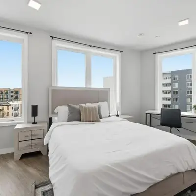 Contemporary 2BR Apartment Near Everything