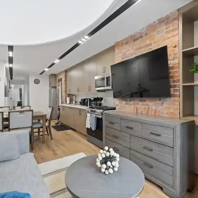 Luxury and Trendy 3BR 2BA APT only 20 minutes to New York