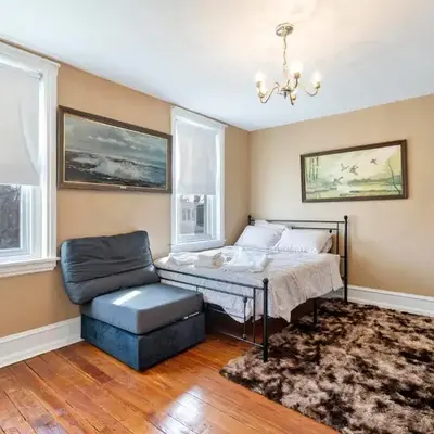 Candlelight Chamber - Private Room with Shared Space