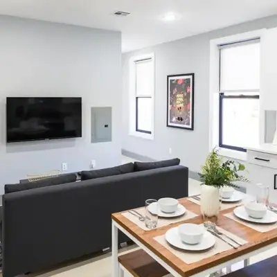 Stylish Two Bedroom Apartment with Free Indoor Parking