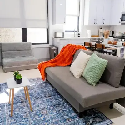 Modern 1 Bedroom Apt with Quick NYC Access and Free Parking