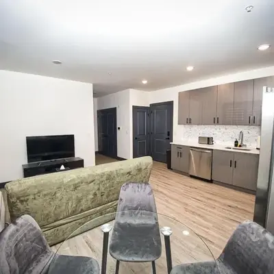 Free Indoor Parking 25 Minutes to NYC