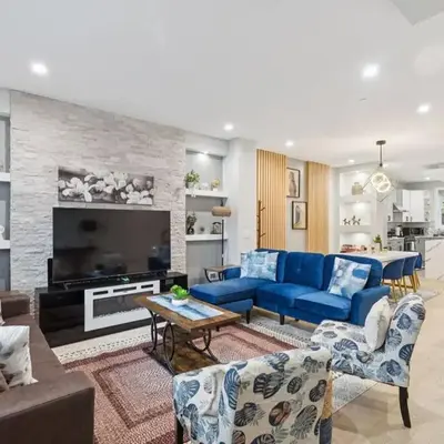 Luxe Oasis with Gym - Near Stadium & Hospital with Rooftop