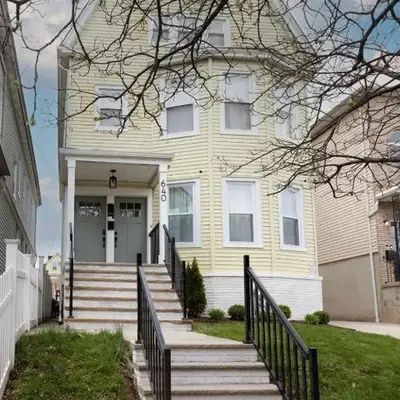 Excellence by Urooms Apartments Near NYC and Newark Airport with Parking