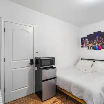 Queen Bedroom w Ensuite Bathroom - Mins from NYC