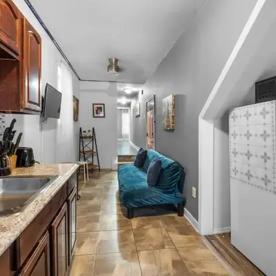 Modern 2BR 10 Mins to Metro