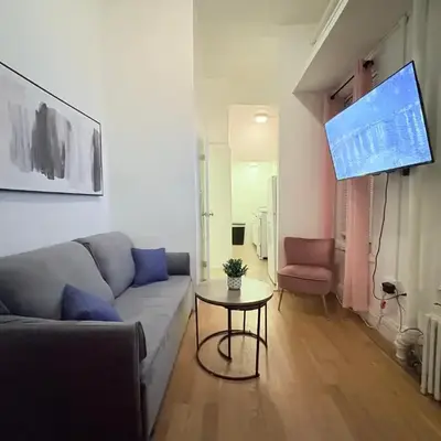 Hudson Crown Suites