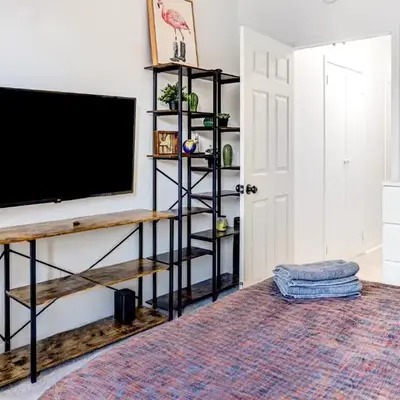 4 BD Family Unit in Central Location