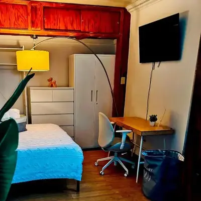 Private Studio Near NYC - Easy Commute & Workspace