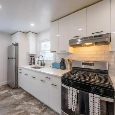Modern 2BR 8 mins to Penn Station with WiFi Laundry