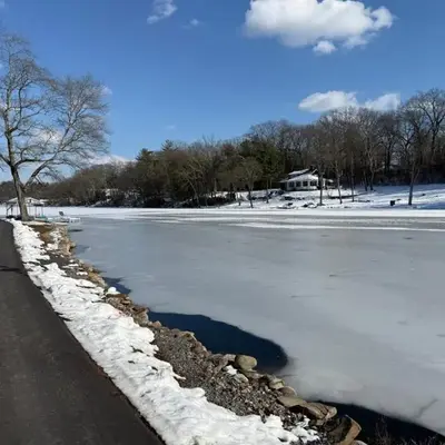 Couples Lakefront Retreat in the Poconos