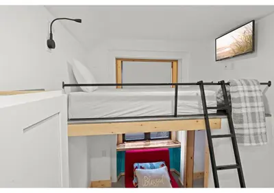 a bunk bed in a tiny house at City Ave GSN Vine 1 in Philadelphia