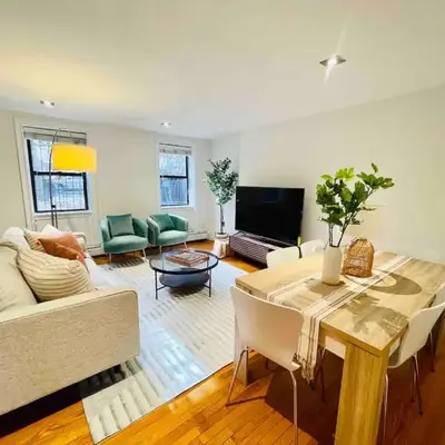 VAN VORST HOUSE 2 BR Brownstone Apt Minutes to NYC