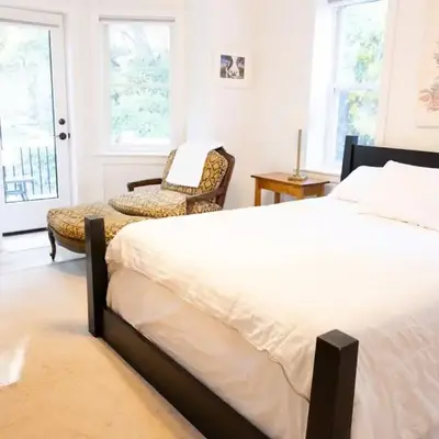 Private 2-Bedroom Second-Floor Residence