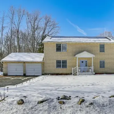 Pet Friendly and WFH Ready! Quiet Hudson Valley Apt
