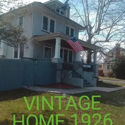 Oakland House Apartments