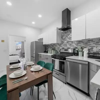 5 beds 7 person Prime Location Near Transit NYC