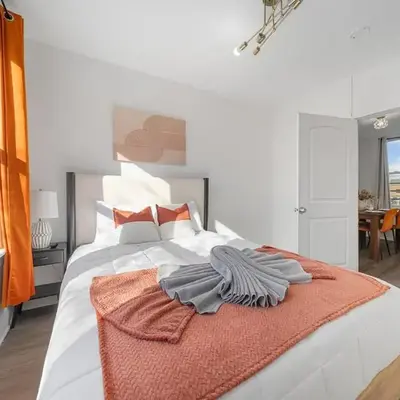 Modern 2BR Apartment - 15 min to NYC - Sleeps 6