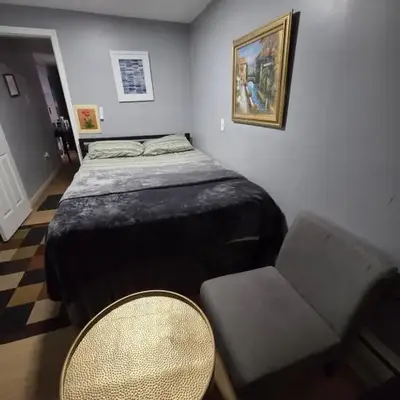 Renovated Room with Private Bath in Ground Floor 3BR