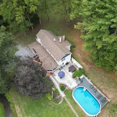 Creekside Farmstead - Pool - Hot Tub - 3 Min to Lake - Pets Allowed