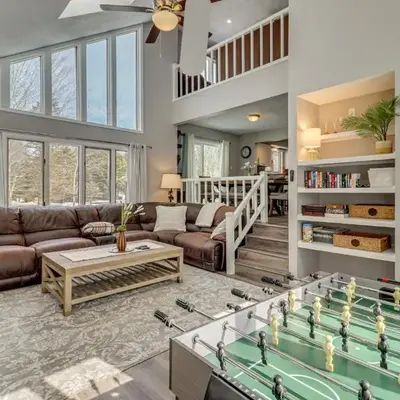Cabin in Lakeside Community! Poconos Getaway