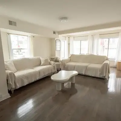 Luxurious 4BD APT EV Parking
