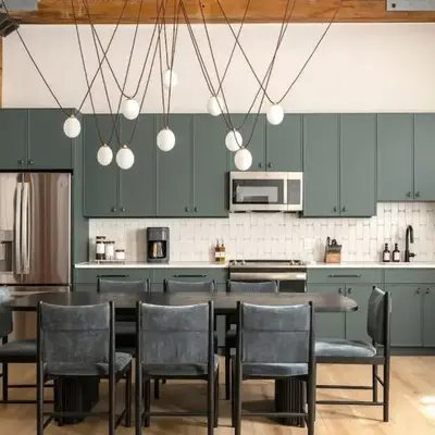 Eclectic Artisan Loft With Pvt Parking - The Luminaire