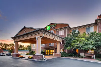 a hotel with a gazebo in a parking lot at Holiday Inn Express Hotel & Suites Lancaster-Lititz by IHG in Lititz