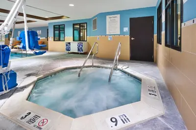 a jacuzzi tub in a waiting room at Holiday Inn Express Hotel & Suites Warminster-Horsham by IHG in Warminster