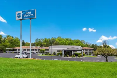 a best western sign in front of a parking lot at Best Western Bordentown Inn in Bordentown