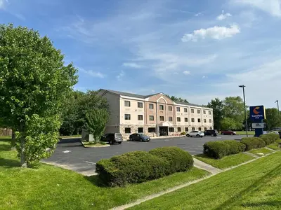 a parking lot in front of a large building at Comfort Inn Bordentown near NJ Turnpike in Bordentown
