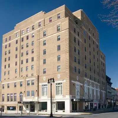 Grand Eastonian Hotel & Suites