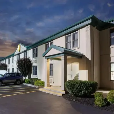 Super 8 by Wyndham Harrisburg Hershey West