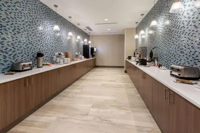 a store with aasteryasteryasteryasteryasteryasteryasteryasteryasteryasteryasteryastery at La Quinta Inn & Suites by Wyndham Middletown-Goshen in Middletown