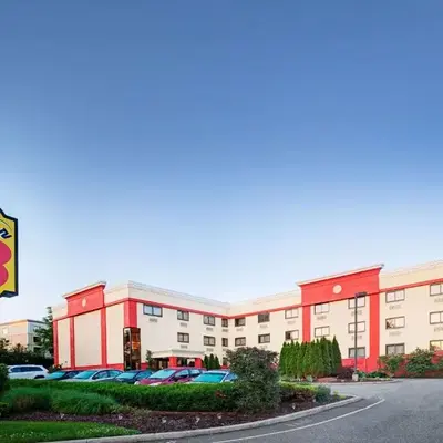 Super 8 by Wyndham Mahwah