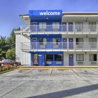Motel 6-New Cumberland