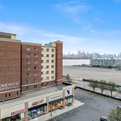 Homewood Suites by Hilton Edgewater-NYC Area