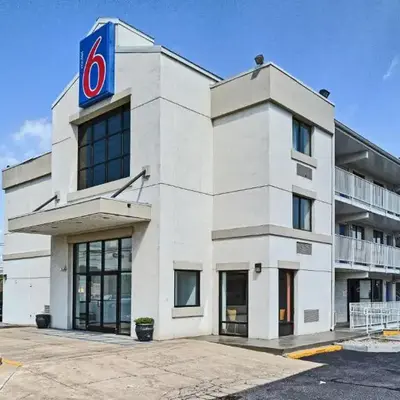 Motel 6-Maple Shade Township