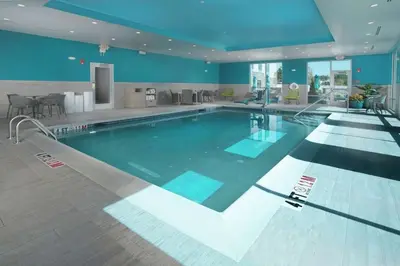 a large swimming pool in a hotel room at Hampton Inn & Suites Kutztown, Pa in Kutztown