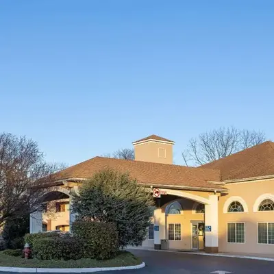 Days Inn & Suites by Wyndham Cherry Hill - Philadelphia
